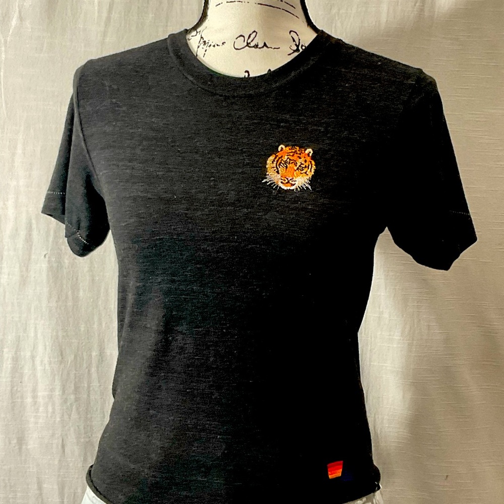 Aviator NationTiger Embroidery boyfriend Tee size XS